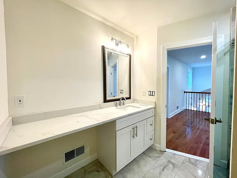 9 Poplar Dr #A — Photo 34