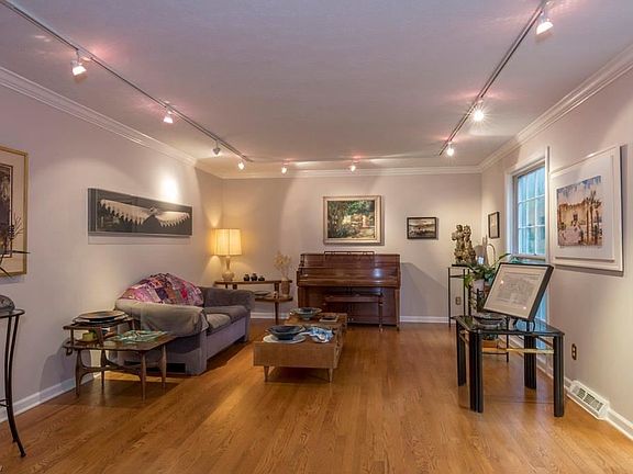 2nd image of 32675 Burlwood Dr