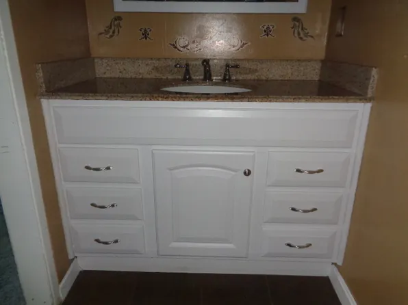 4 Sunny Brook Cir, Lloyd, NY 12528