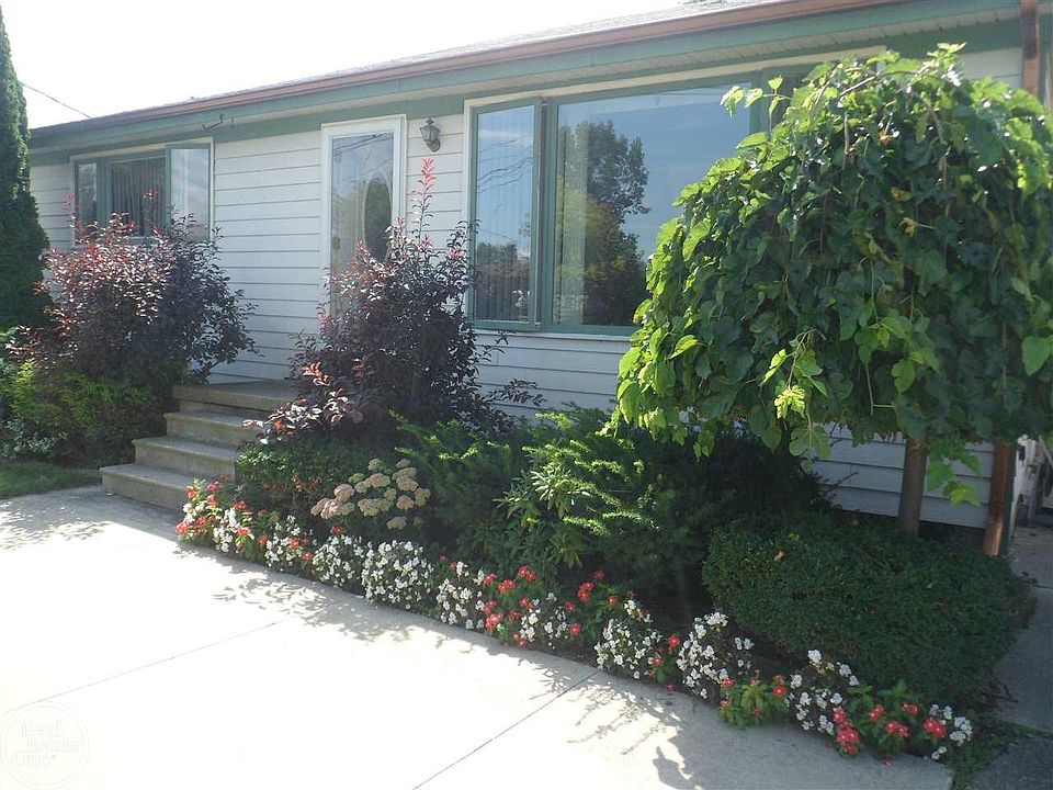 1st image of 33020 Killewald Dr