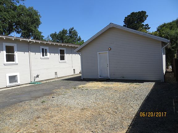 4th image of 144 Redwood Ave