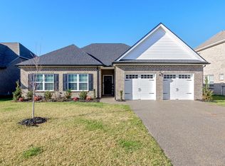 1339 Whispering Oaks Dr, Lebanon, TN 37090