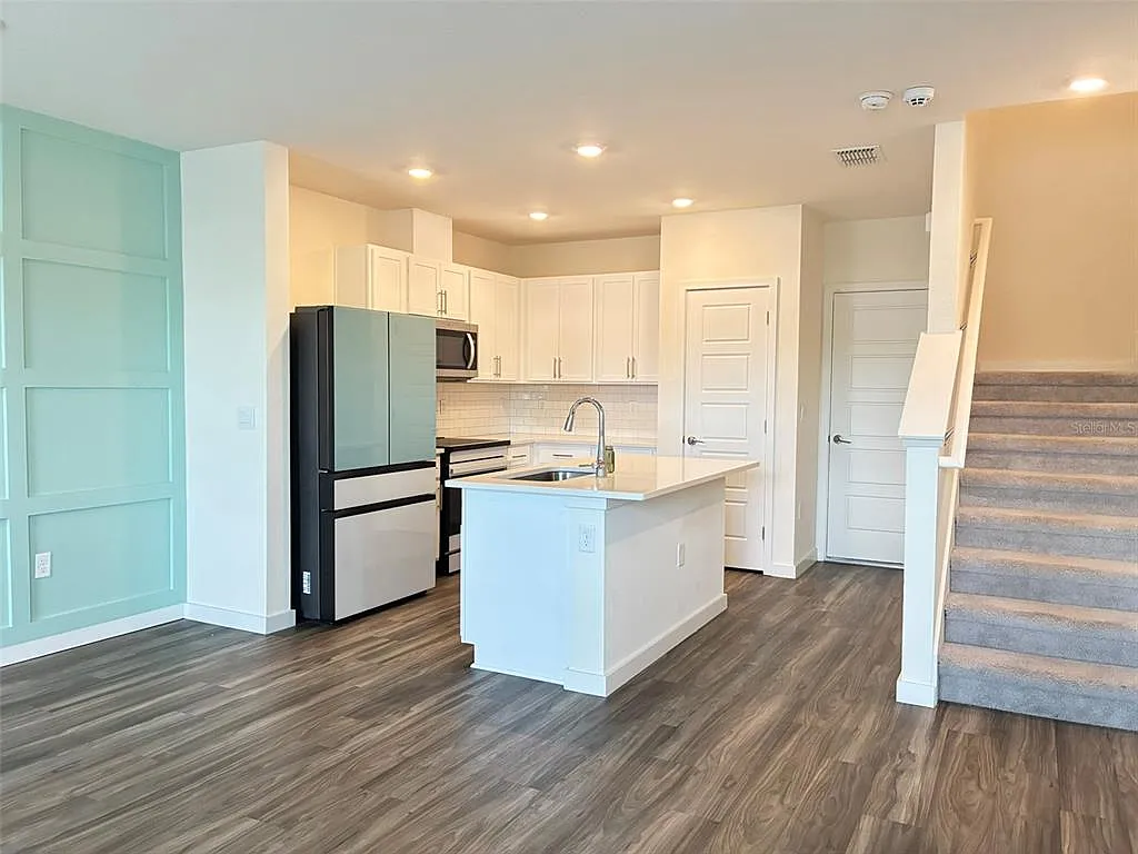3 bed, 3.0 bath, 1488 sqft, $2,500 — Photo 4