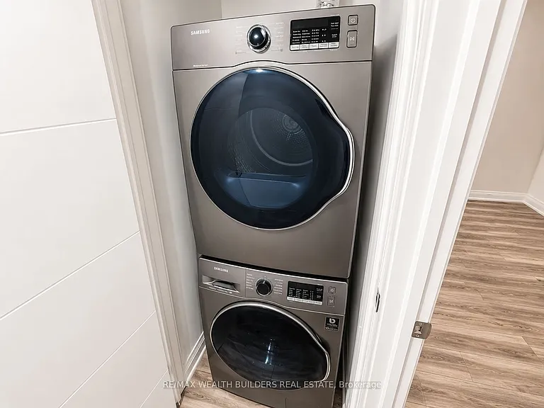 211 Jarvis St #4 — Photo 8