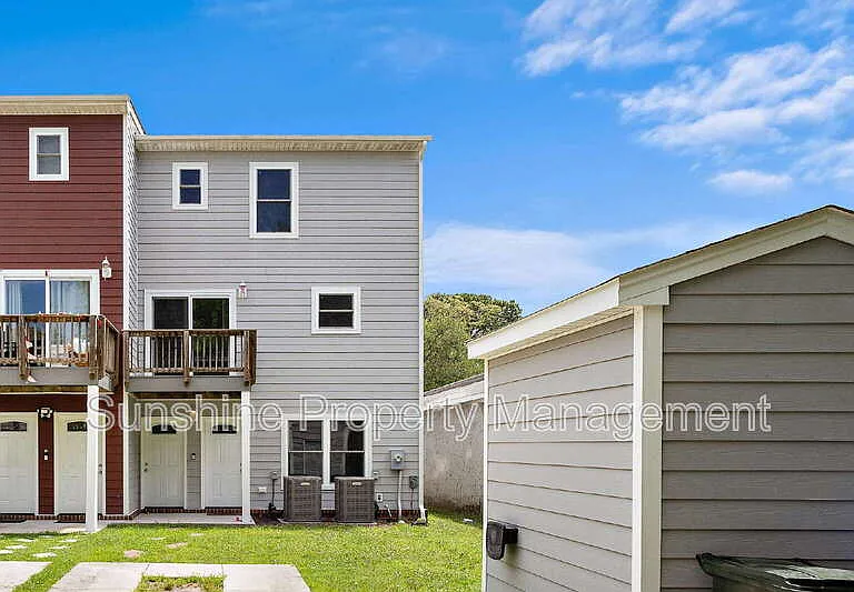 3239 Granby St — Photo 10