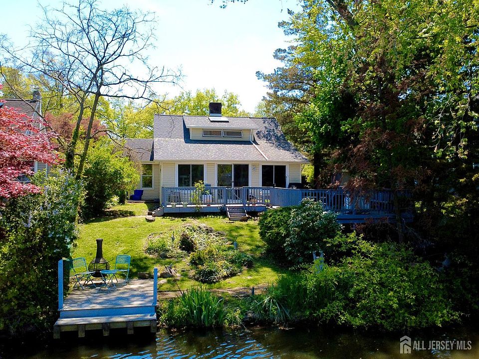 1st image of 160 Lakeside Dr S