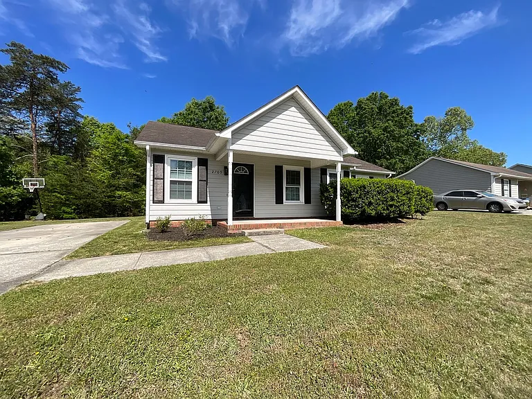 2709 Ingleside Dr — Photo 5