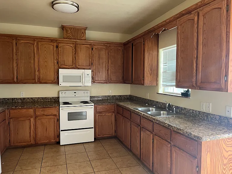 R & N PROPERTIES LLC — Photo 31