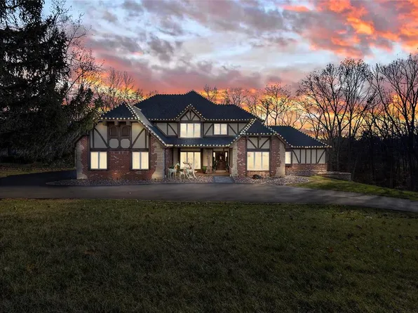 1125 Wood Summit Rd, Ballwin, MO 63021