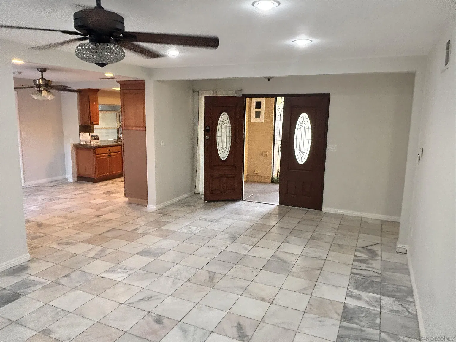 3 bed, 2.0 bath, 1300 sqft, $4,000 — Photo 4