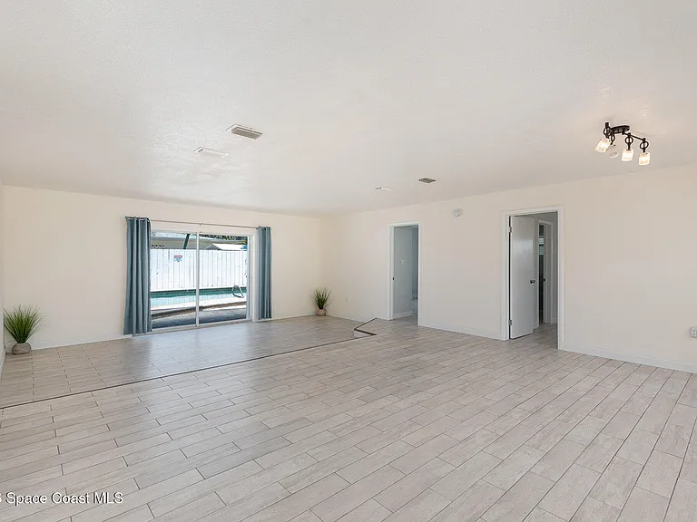 705 3rd Ave — Photo 5
