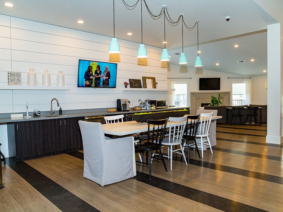 Metro Clubhouse