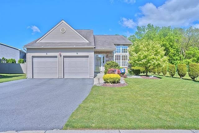 1st image of 381 Anthony Dr