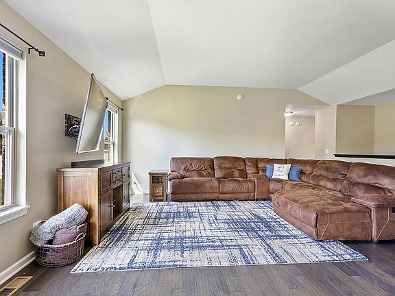 4th image of 2850 Joela Dr