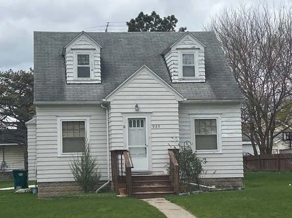 935 Princeton Ave, Lansing, MI 48915