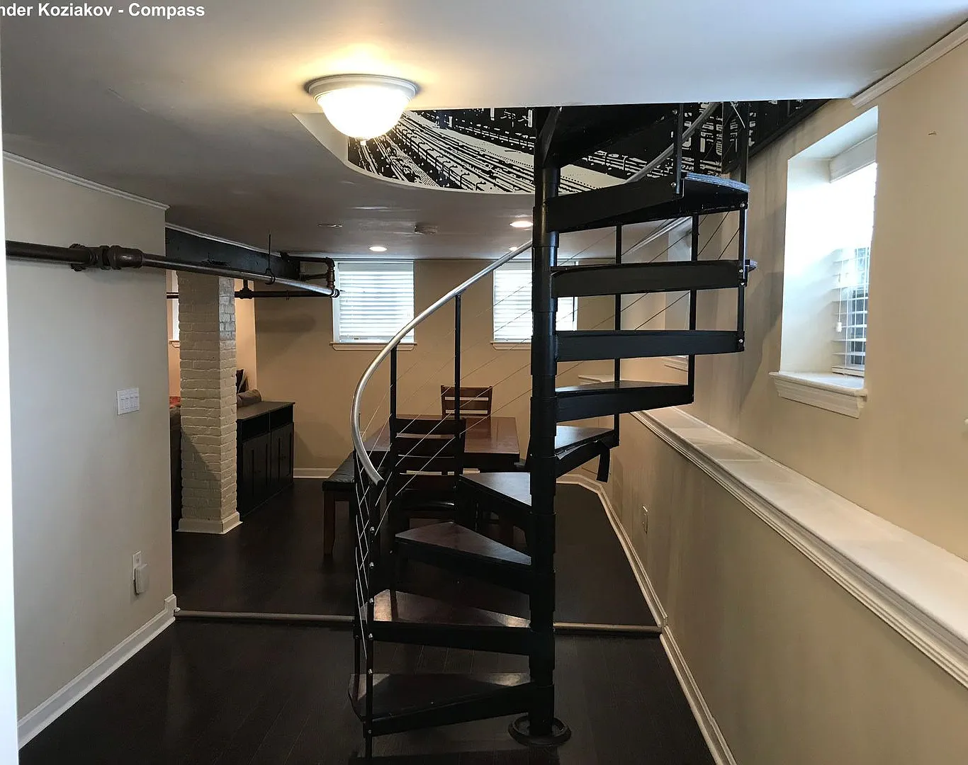 Charming 5 Bedroom — Photo 2