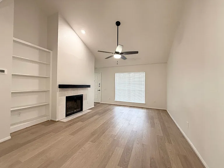 1860 White Oak Dr #376 — Photo 7