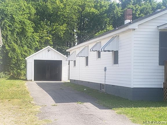 5th image of 210 Railroad Ave