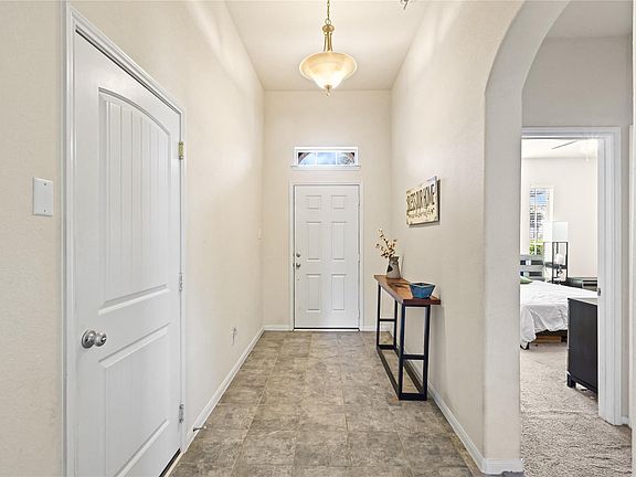 4th image of 30007 Saw Oaks Dr