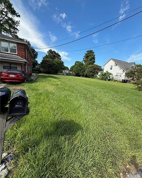 2nd image of 721 Marais St