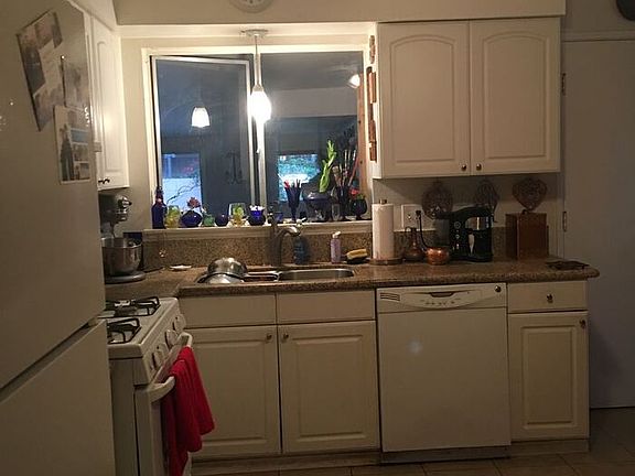 3rd image of 9510 Lakeview Dr