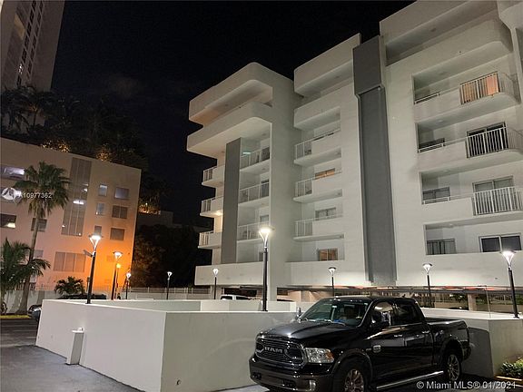 4th image of 395 NE 21st St #205