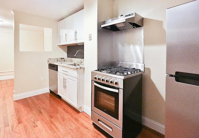 238 Everett St #2 — Photo 2