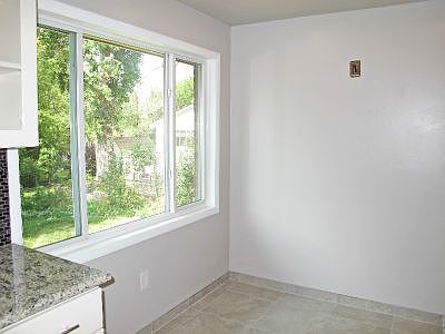 Large Window and Eating Space