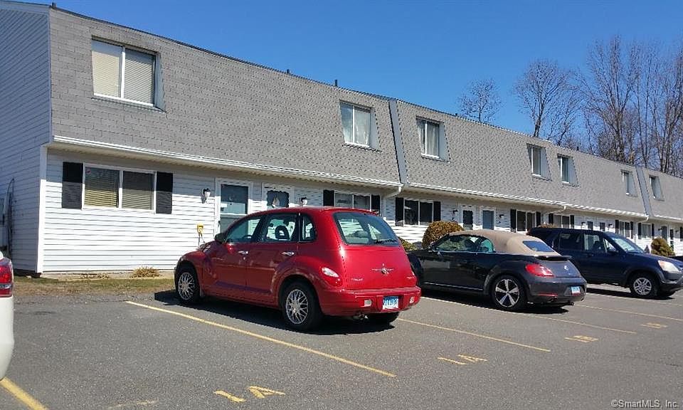 2nd image of 1568 Meriden Rd APT 2D