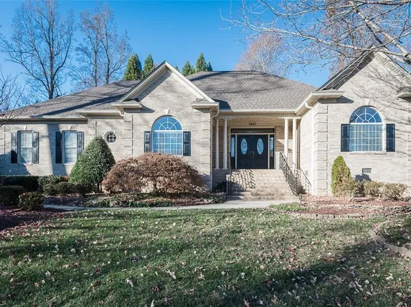 6407 Glendevon Dr, Whitsett, NC 27377