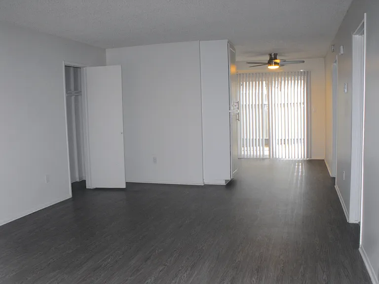 Downstairs G plan 2-bedroom 1.5-bath 900 sq ft