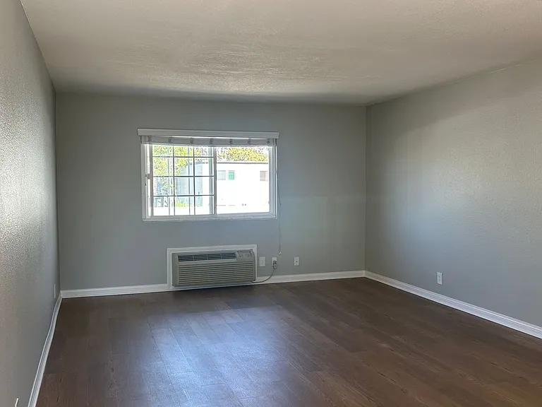Twin Pines Apartments — Photo 51