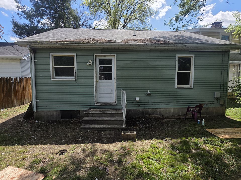 1st image of 2448 E Wood St