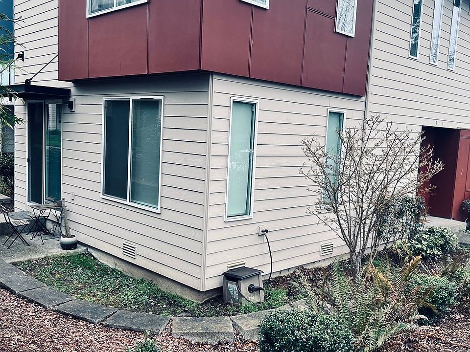 2nd image of 3529 NE 147th St