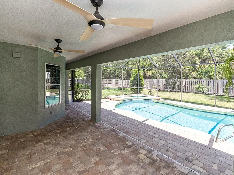 3236 Helmsdale Ct — Photo 31