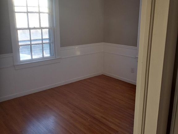 2nd image of 1334 S Yale Ave