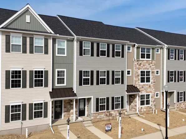2449 Spring Water Cir, Lancaster, PA 17601