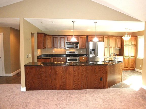 3rd image of 7 Kirkwood Ct