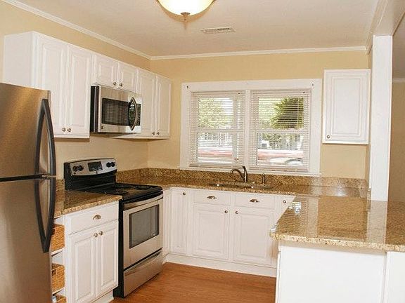 5th image of 1805 Arendell St