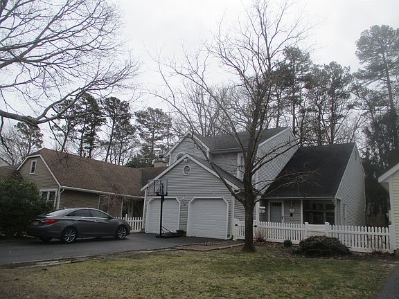 3rd image of 704 Whalers Cove Ct