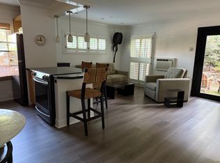 392 S Main St APT 61, Providence, RI 02903