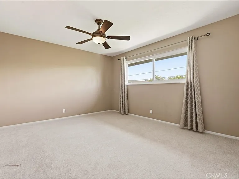 1163 N Lincoln St — Photo 17