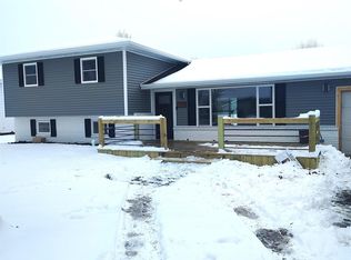 135 S 17th Ave, Canton, IL 61520