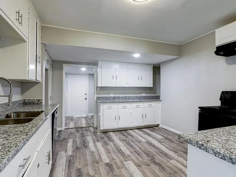 1236 San Felipe St — Photo 4