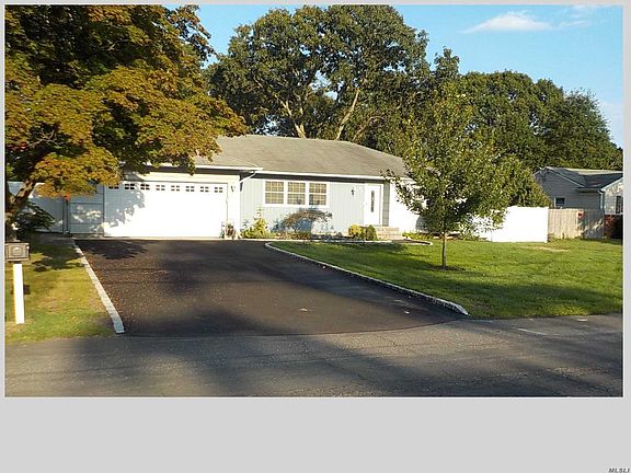 3rd image of 61 Frances Blvd