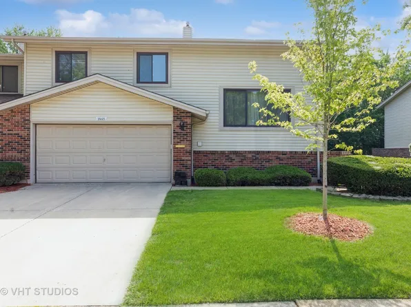 18615 Golfview Dr, Hazel Crest, IL 60429