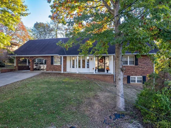 1239 Lakewood Cir, Washington, WV 26181