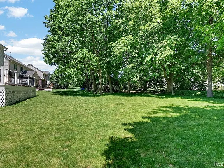 2825 Long Meadow Ln — Photo 34