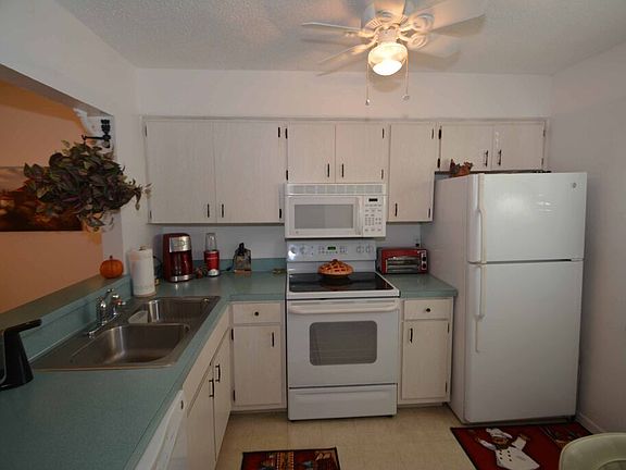 2nd image of 13815 Mission Oaks Blvd #7C