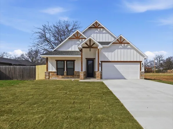 3840 Waldorf St, Fort Worth, TX 76119